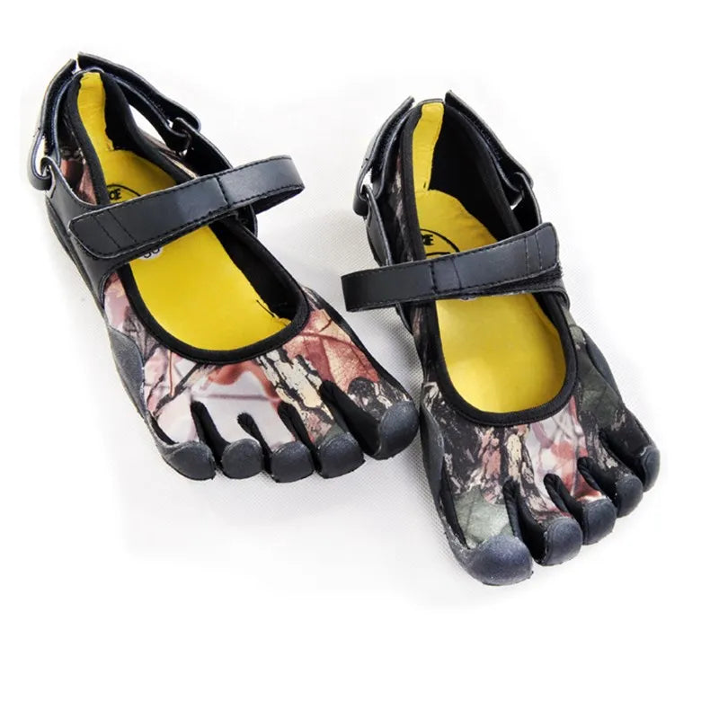 Outdoor Men Women Five Toes Shoes Lightweight Leather 5 Toes  Sneakers Quick Dry Hiking Shoes Upstream Shoes
